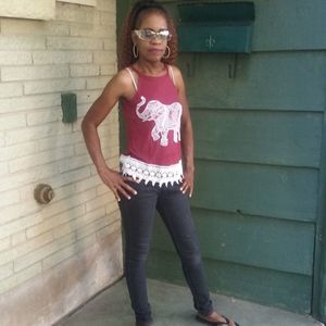 Meet your Posher, Melissa